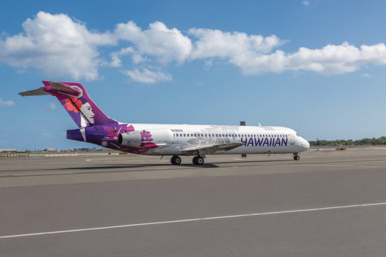 Hawaiian Airlines CarryOn Size, Weight, & Liquids Policy